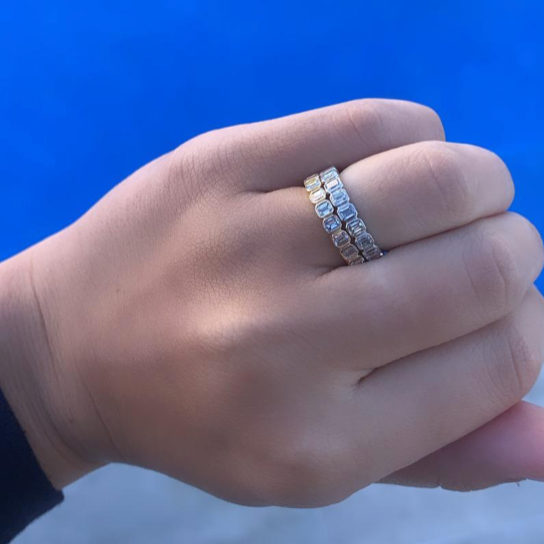 14k Gold Bezel Emerald 10 Pointers Eternity Band