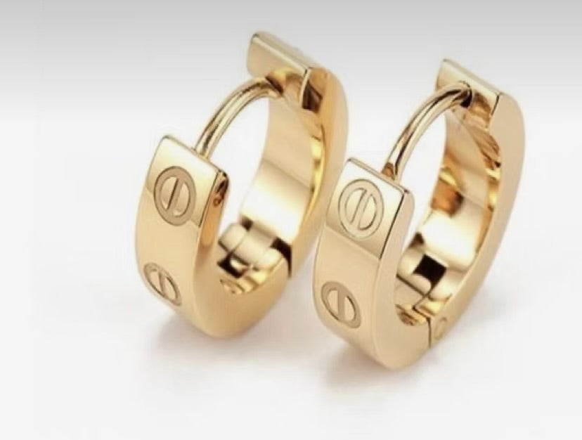 14k Medium Huggie Hoops