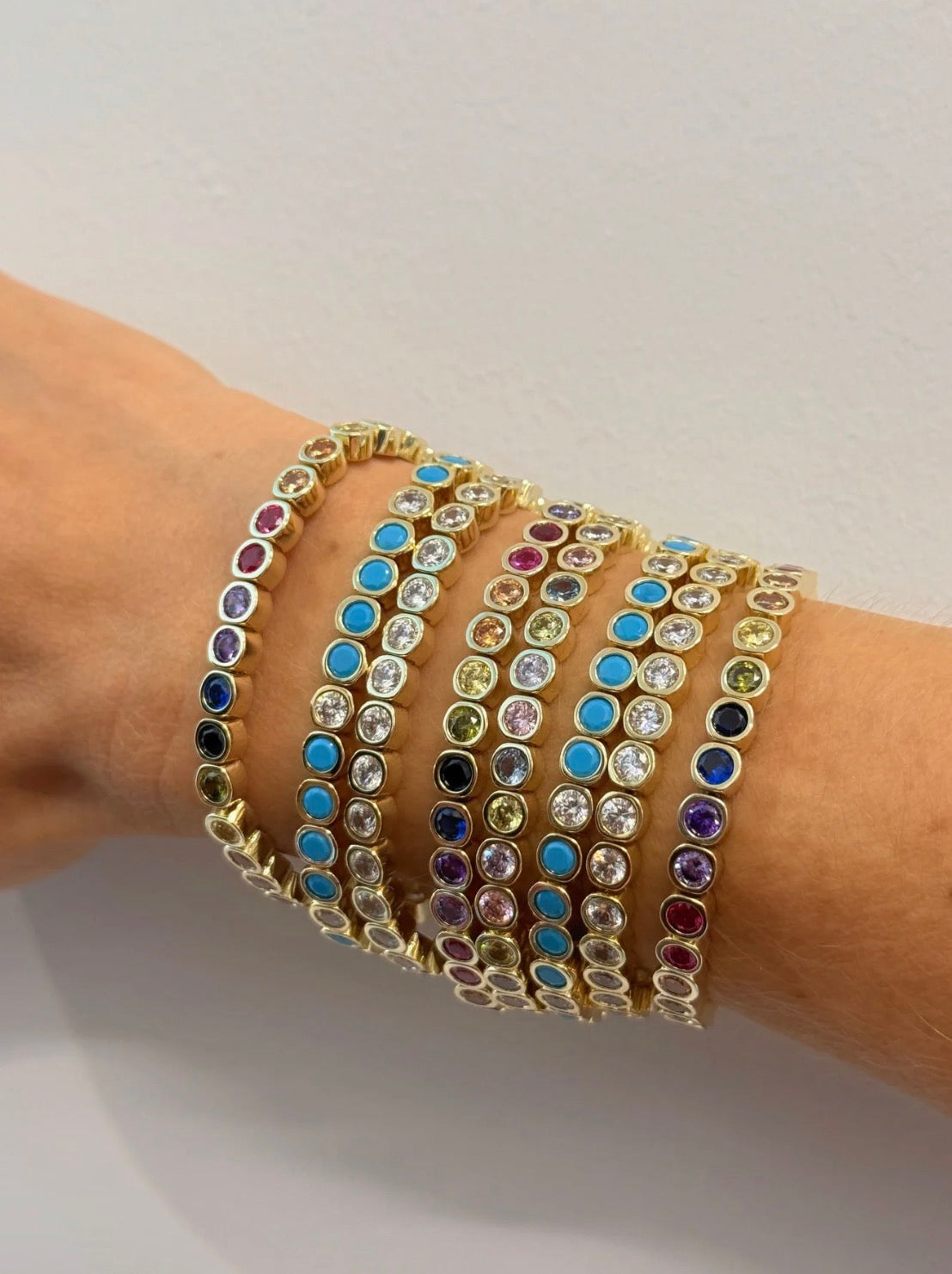 Round Bezel Stretch Bracelet