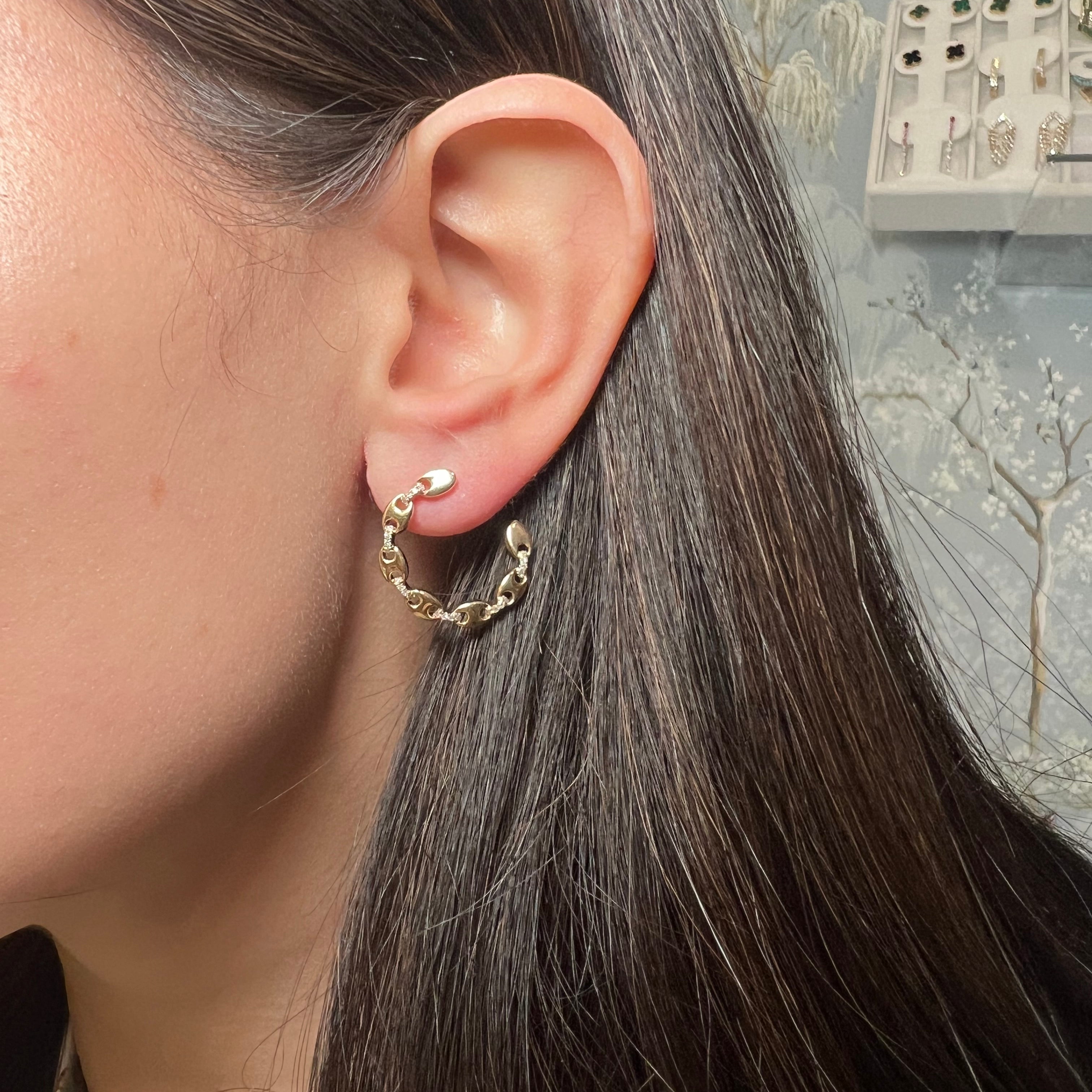 14k Yellow Gold and Diamond Mariner Round Earring