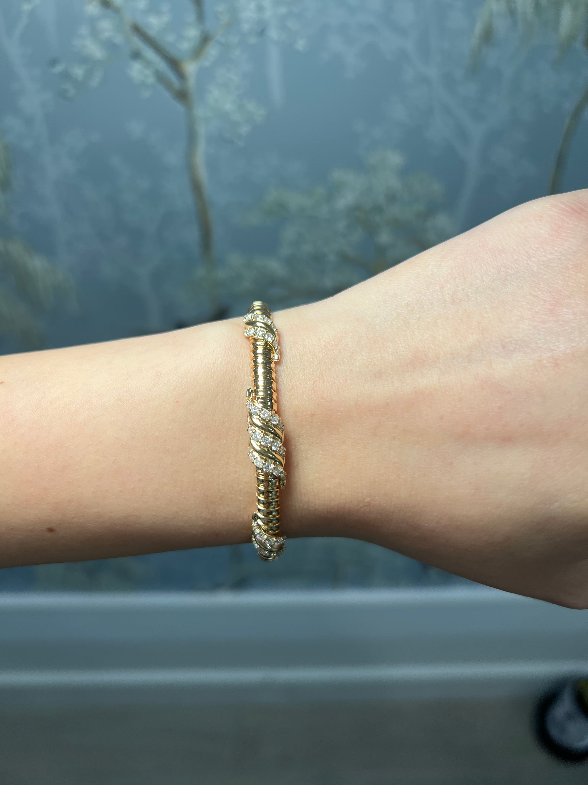 Yellow Gold and Diamond Tobogas Bangle