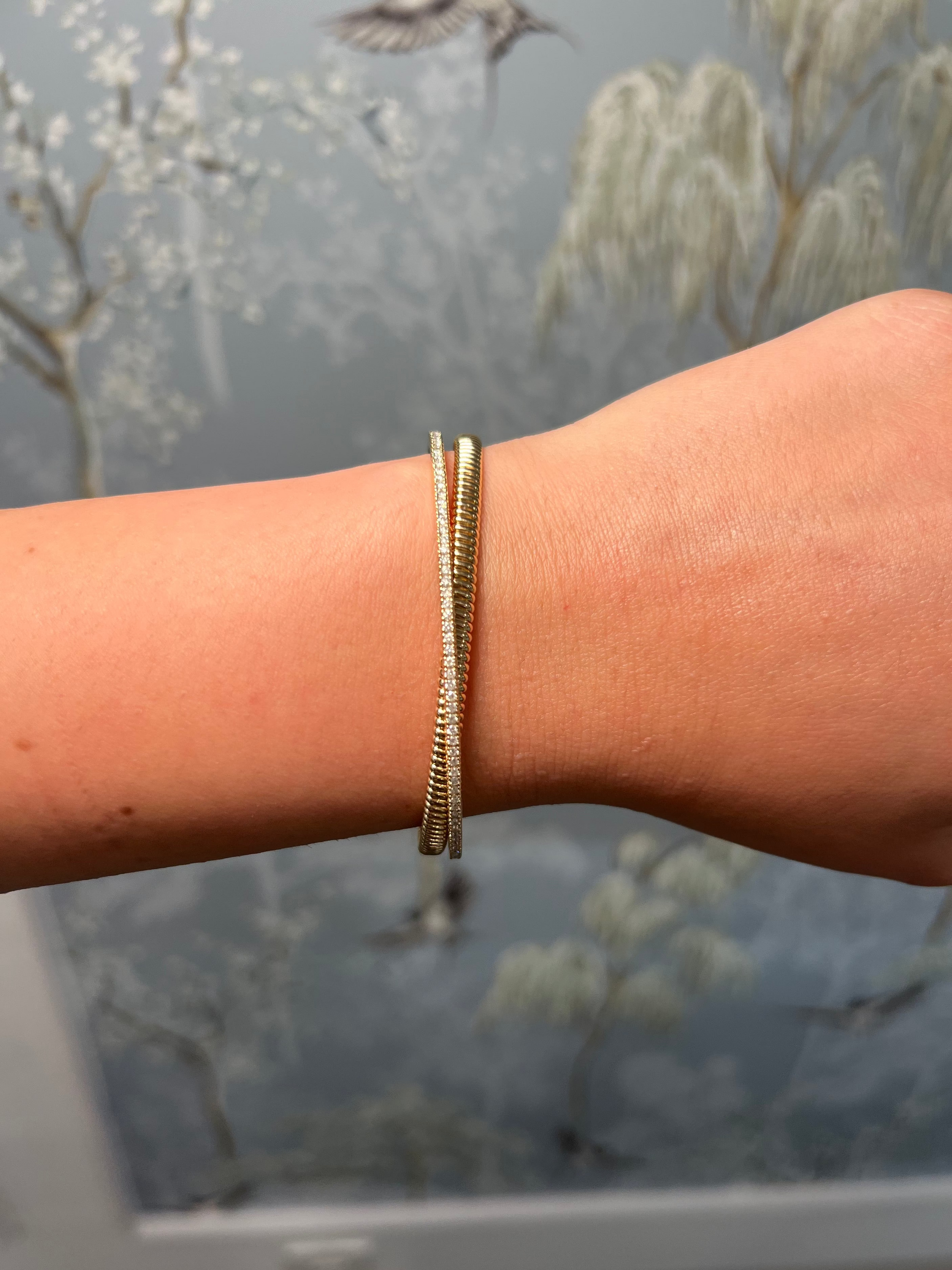 14k Yellow Fluted Gold Crossover Diamond Bangle