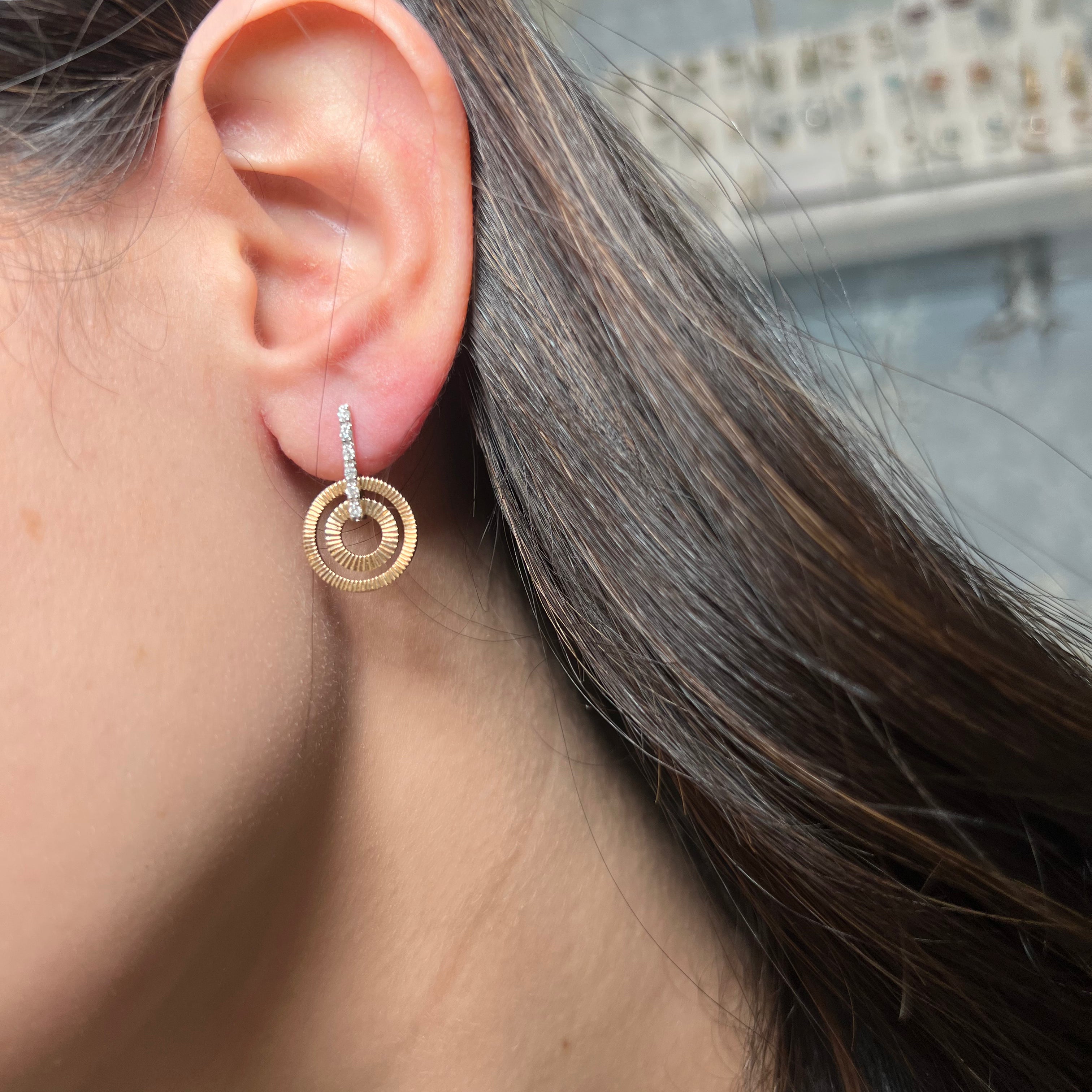 Drop Fluted Circle Earring