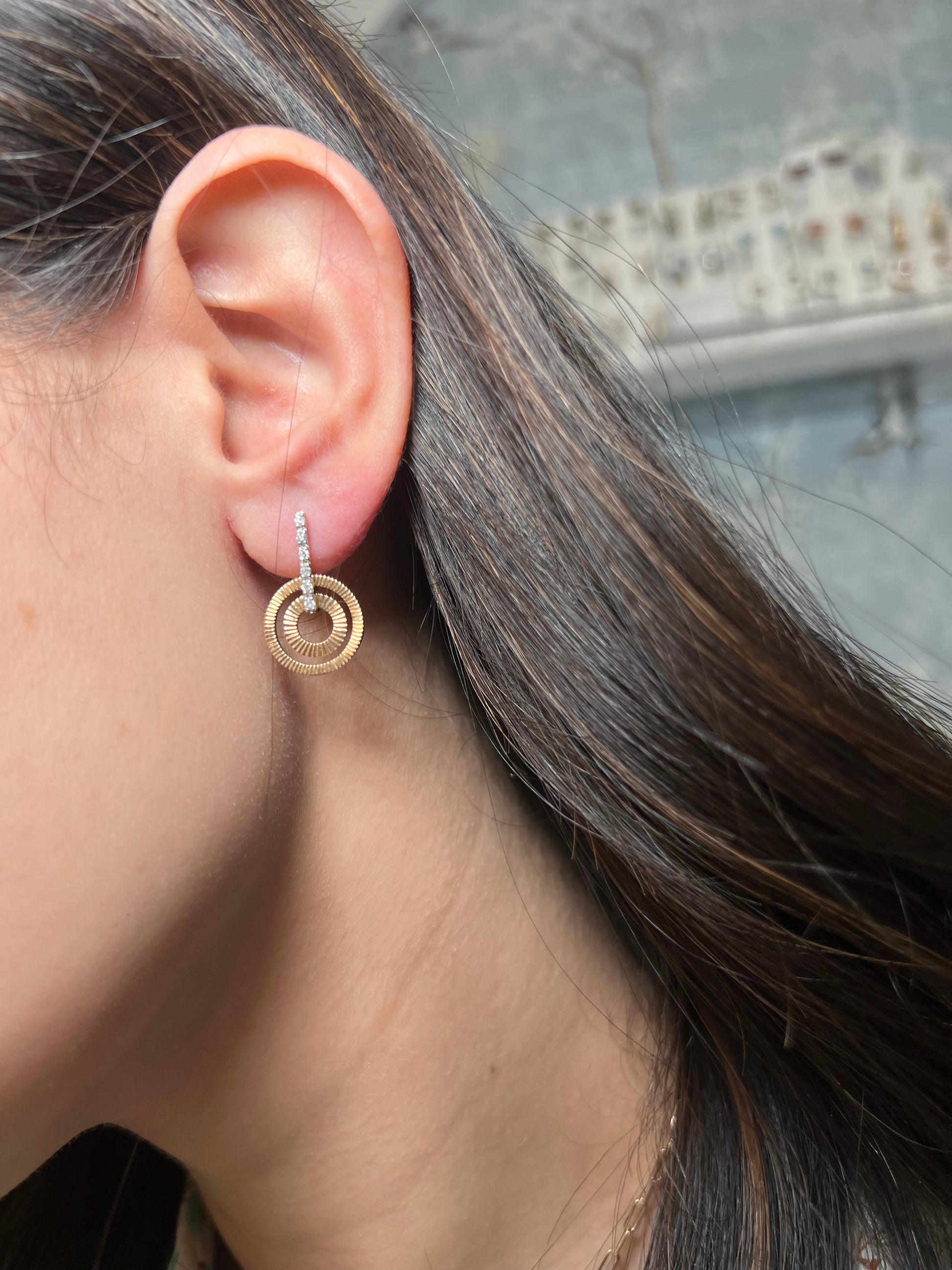 Drop Fluted Circle Earring