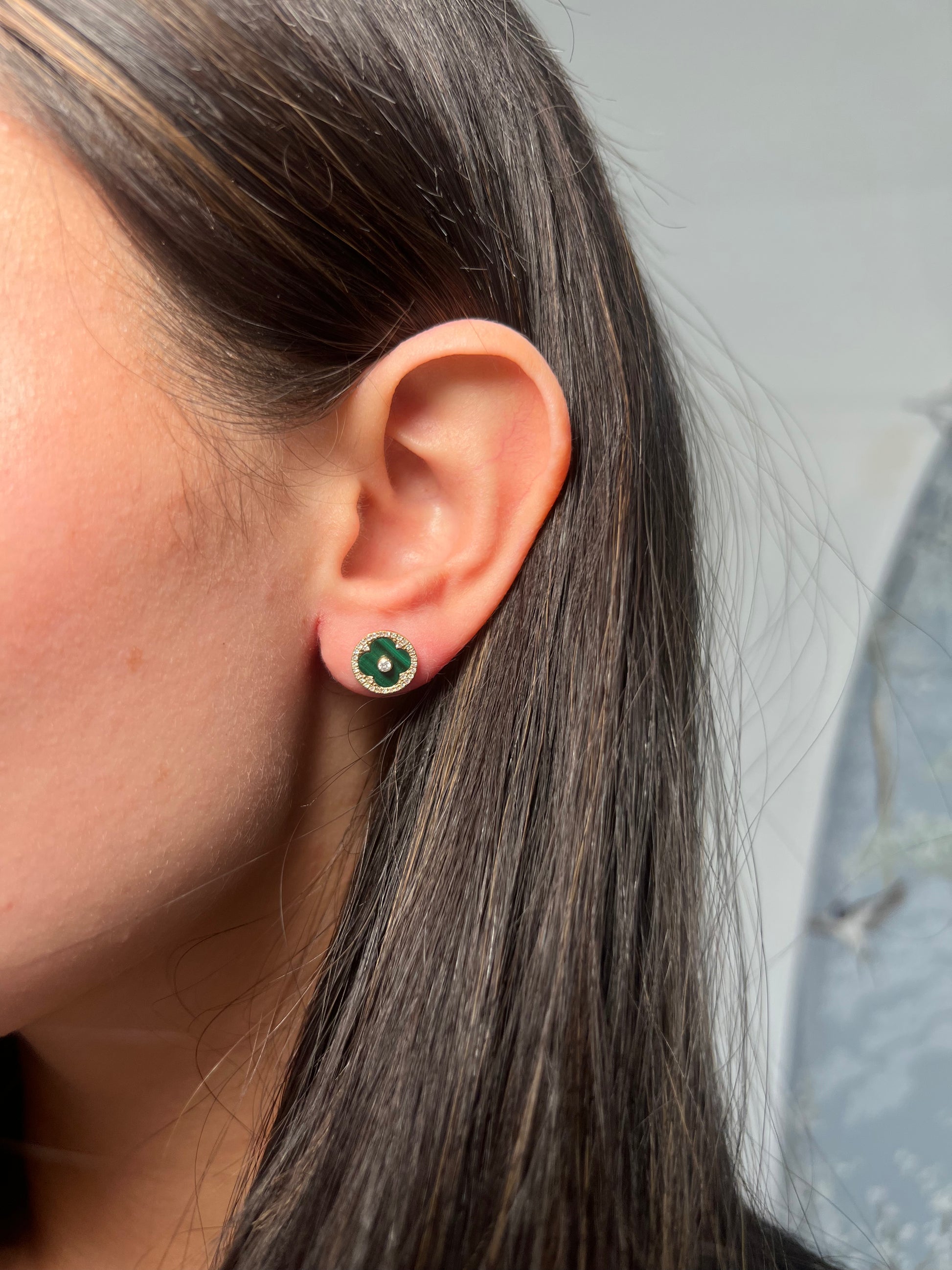 14k Yellow Gold Clover Circle Malachite Stud Earrings