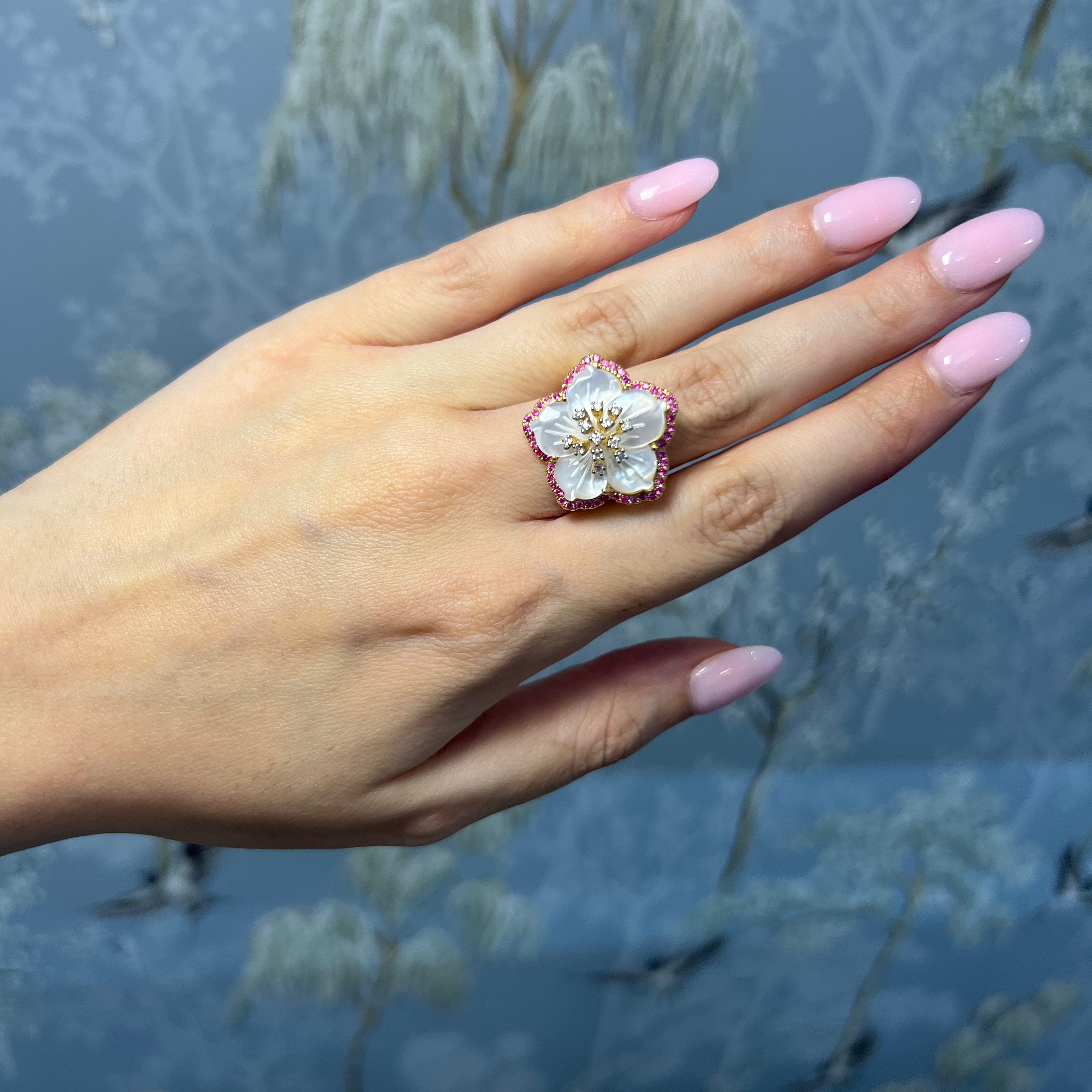 Mother of Pearl Flower Ring