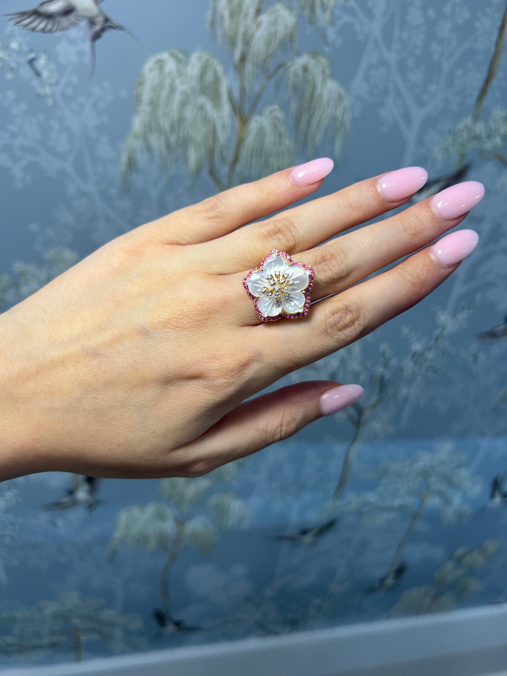Mother of Pearl Flower Ring
