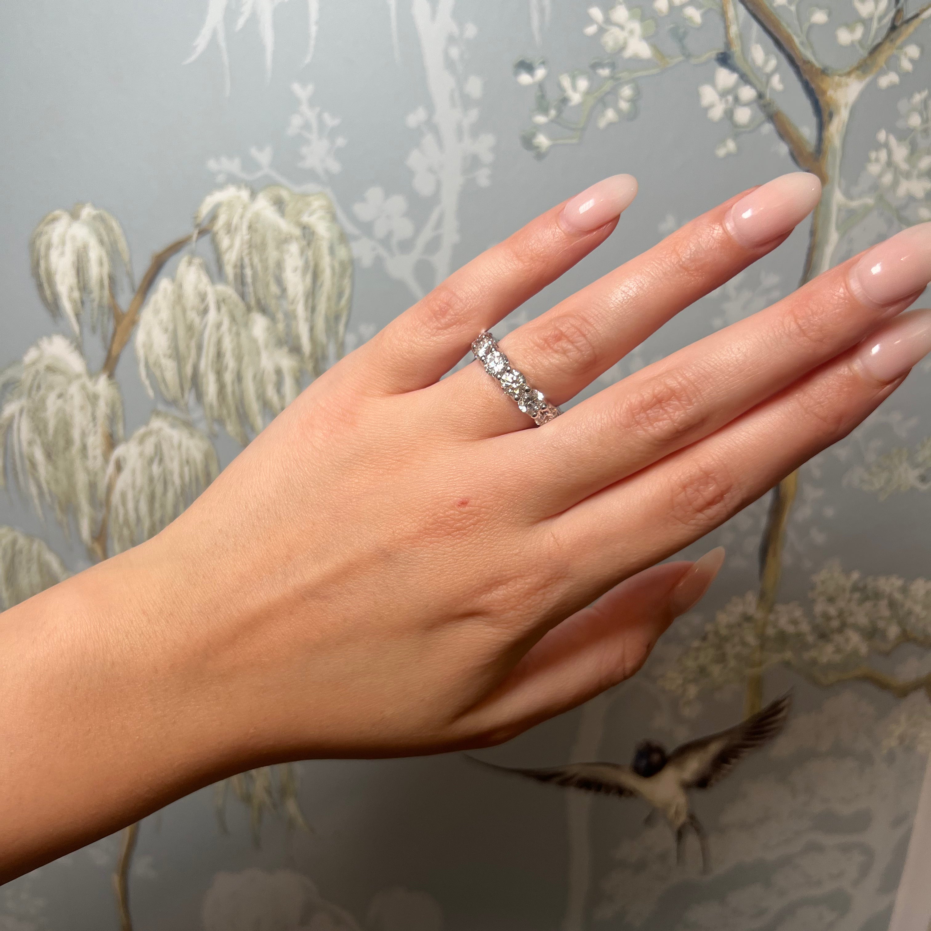 Round lab eternity band
