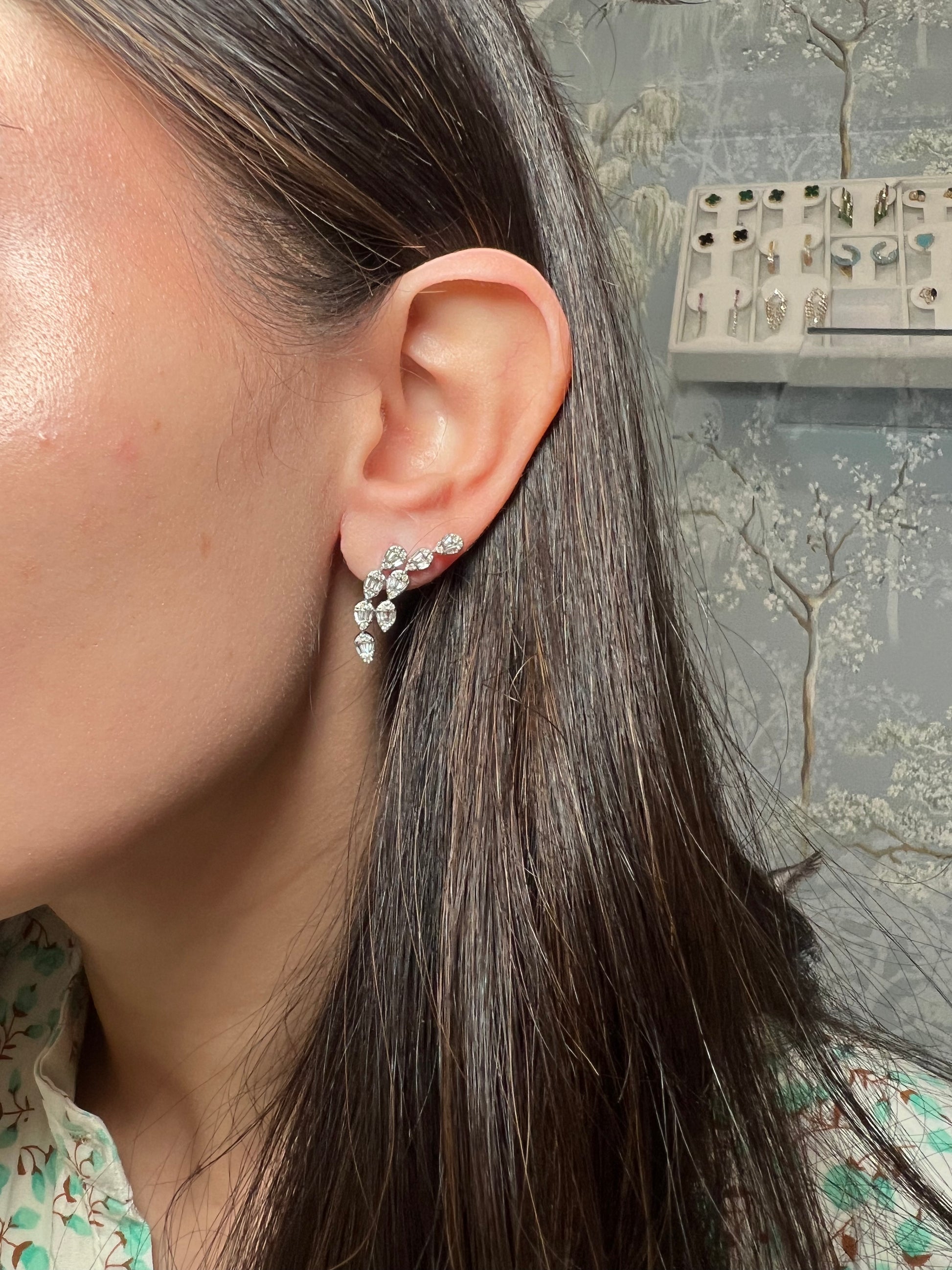 14k White Gold Diamond Baguette Drop Earring