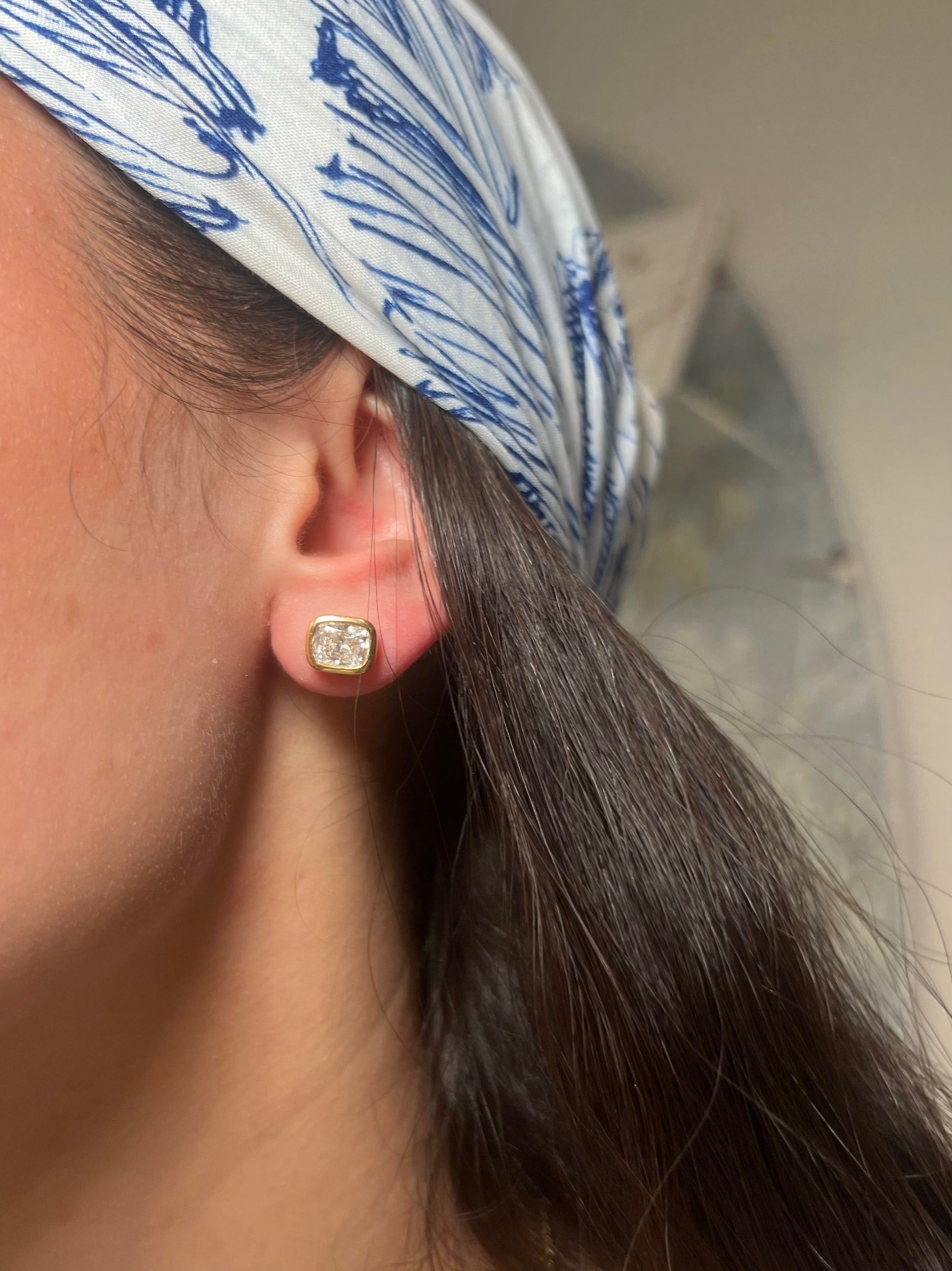 18kt Yellow Gold Cushion Cut Lab Diamond Bezel Stud Earring