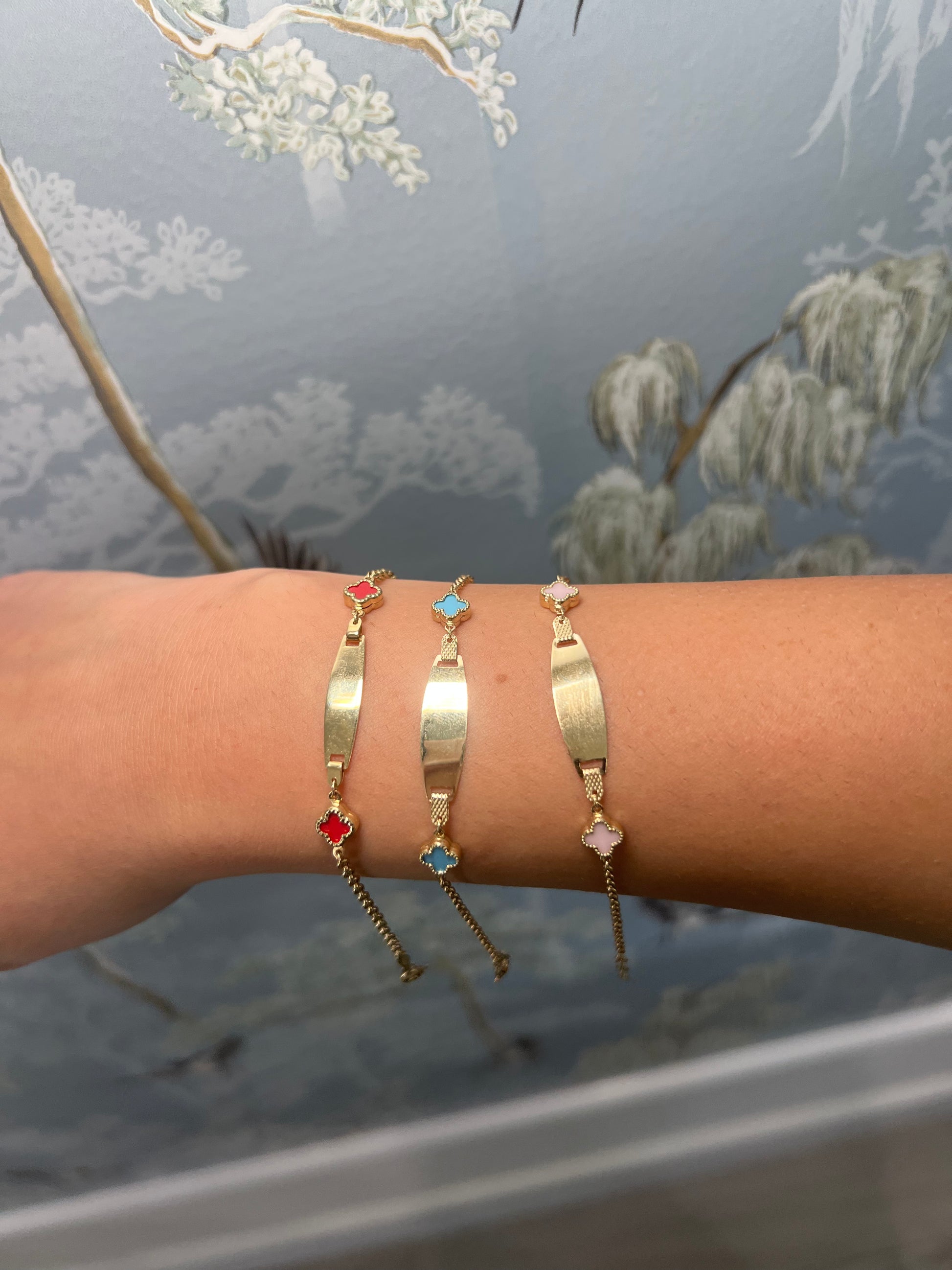 14k Yellow Gold Nameplate Clover Baby Bracelet