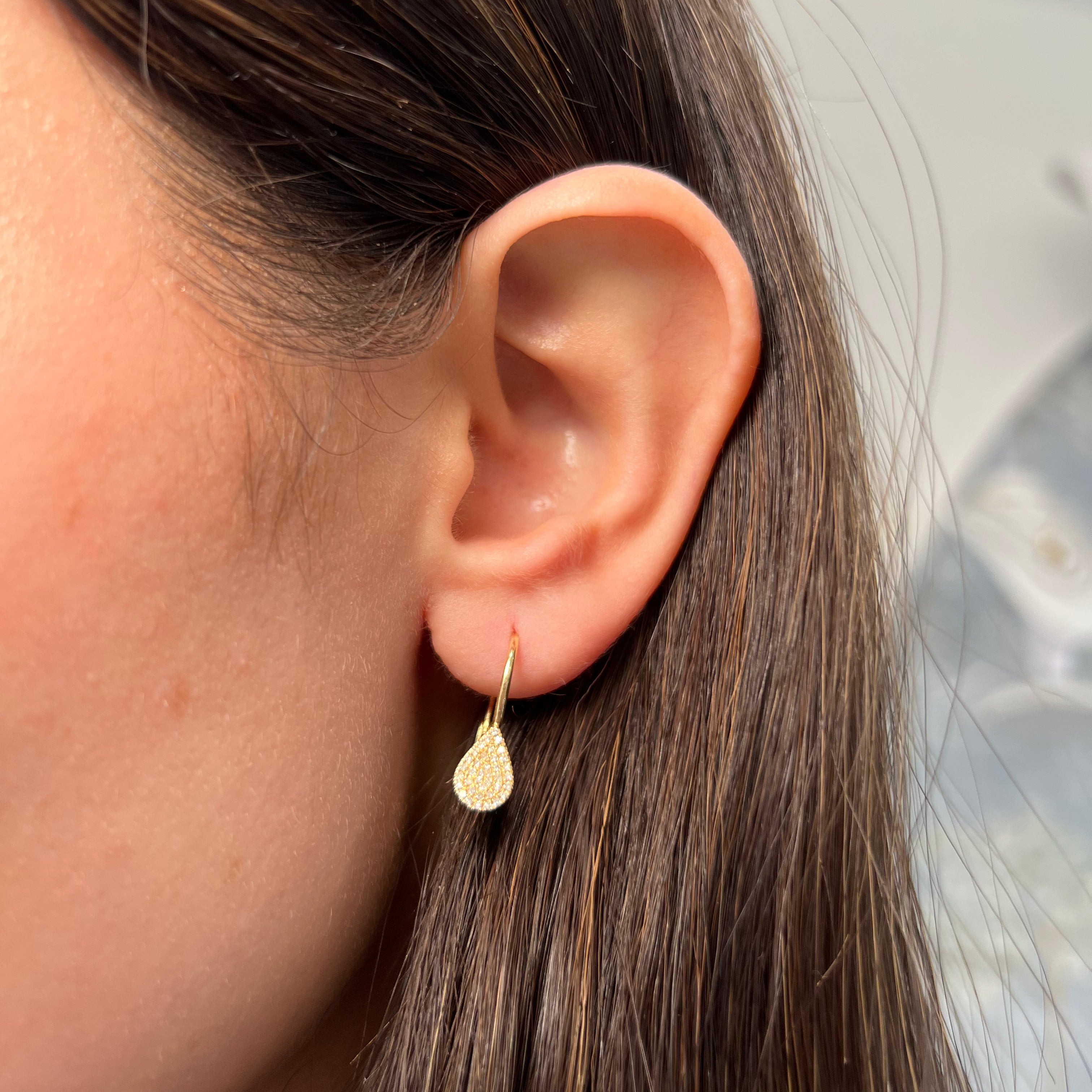YELLOW GOLD TEARDROP LEVERBACK EARRING