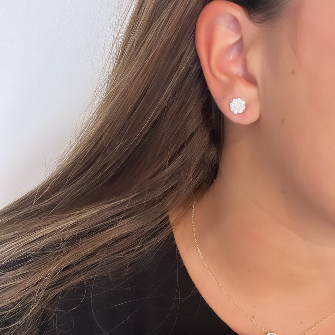 14k White Gold Diamond Circle Studs